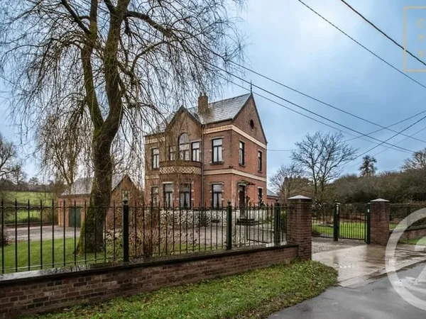 Maison 9 pièces 287 m²