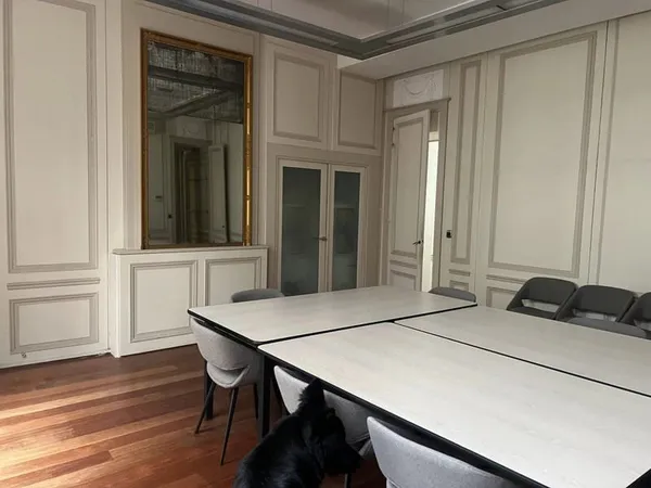 Bureau 450 m²