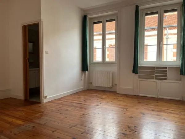 APPARTEMENT T1 A LOUER A ROANNE - CENTRE VILLE