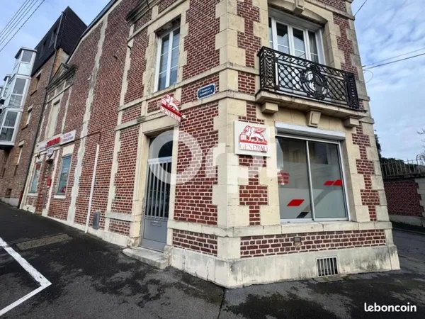 Local commercial 134 m²
