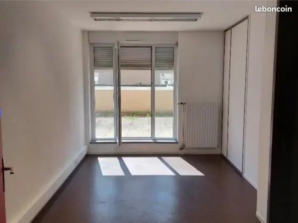 Bureau 90 m²