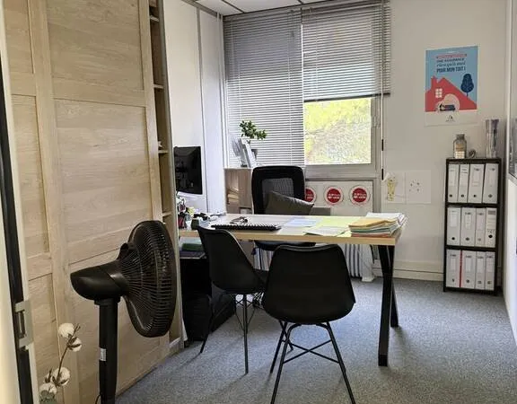 Bureau 50 m²