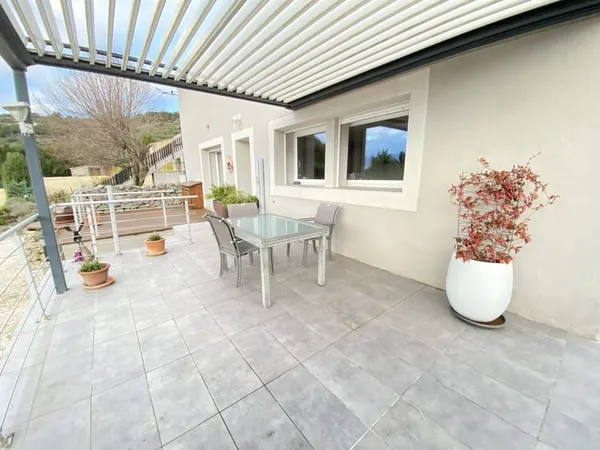 Limoux, proche du centre, ensemble immobilier villa et ancie