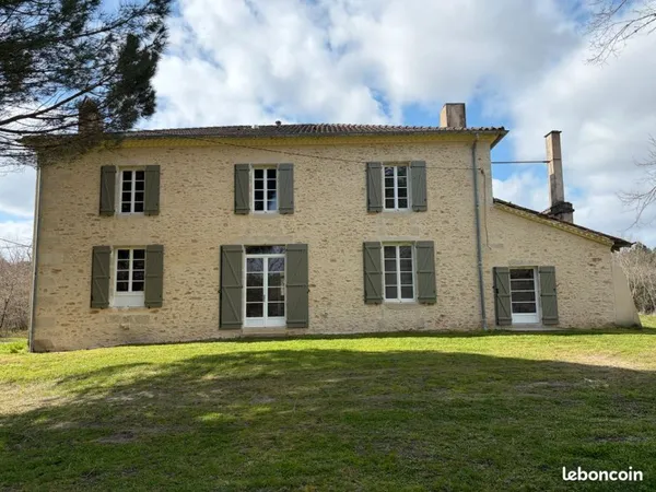 MAISON EN PIERRE DE 320 m2