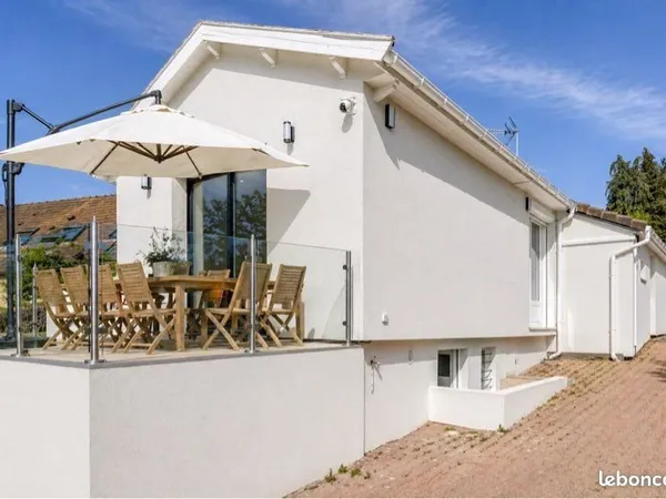 Maison rénovée avec vue sur la vallée. Bures, Morainvilliers. Vente entre particuliers, 459 000