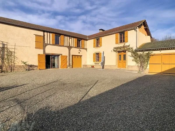 Villa 6 pièces 241 m²