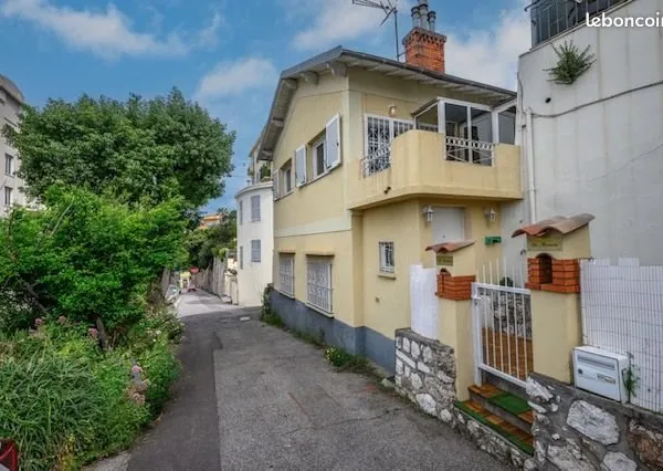 Exclusivité Maison bas Mont Boron avec terrasse jardin et garage