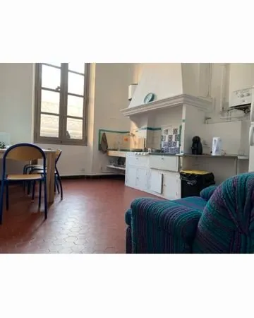 Location meublée d'un vaste appartement en hypercentre