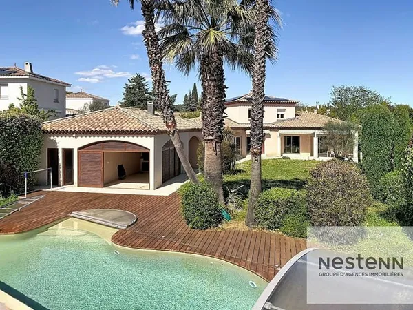 A vendre à Grabels - Maison familiale de 204 m² avec 4 chambres, piscine et nombreuses dépendances s