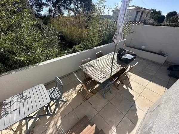 Maison La Fare Les Oliviers 3 pièce(s) 67 m2 avec jardin de 130 m² et parking