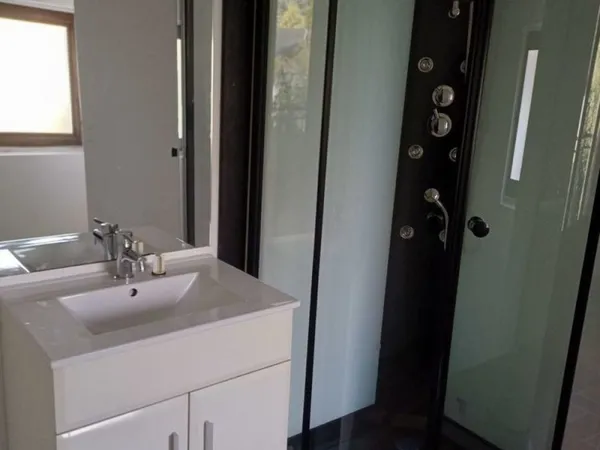 LA CHAMBRE 73. Appart traversant 95.5 m2