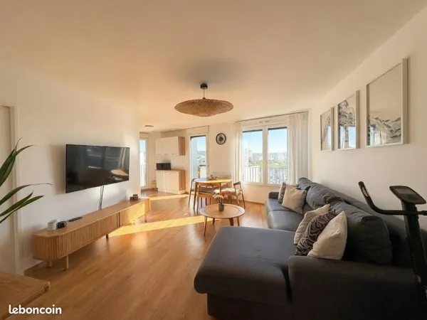 DERNIER ÉTAGE: appartement à vendre 3 pièces avec balcon