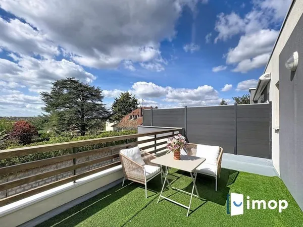 T2 avec terrasse et 2 places de parking