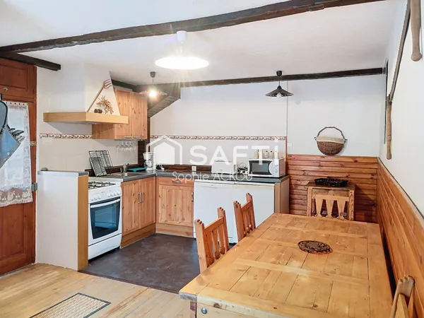 Au coeur du village, un potentiel rare vous attend!!