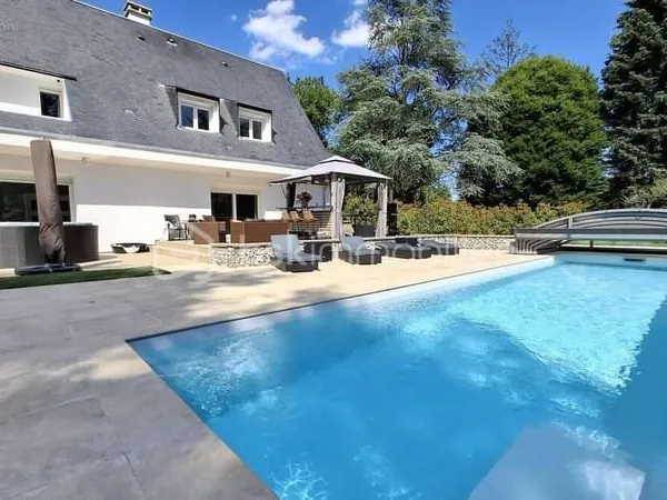 Demeure d'exception à gouvieux : luxe, calme et proximité