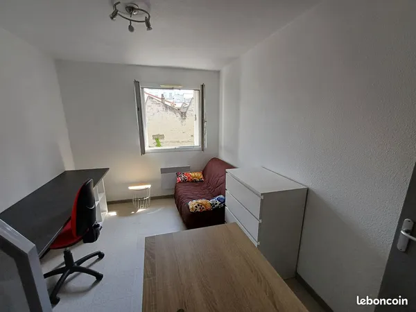 Villeurbanne - La Doua - Studio meublé (très bon état)