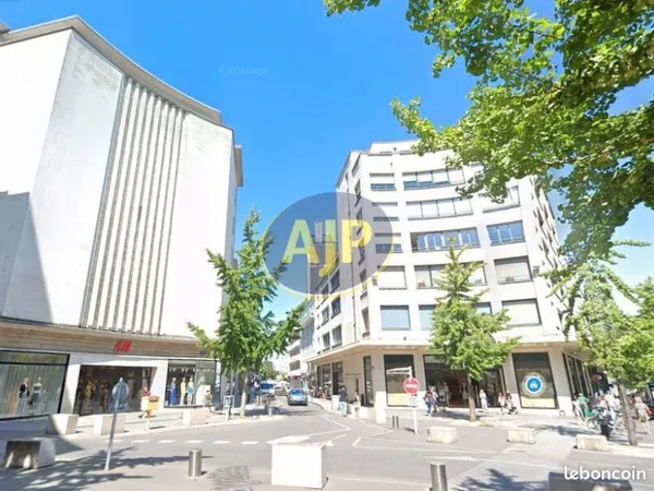 Local 50 m² NANTES