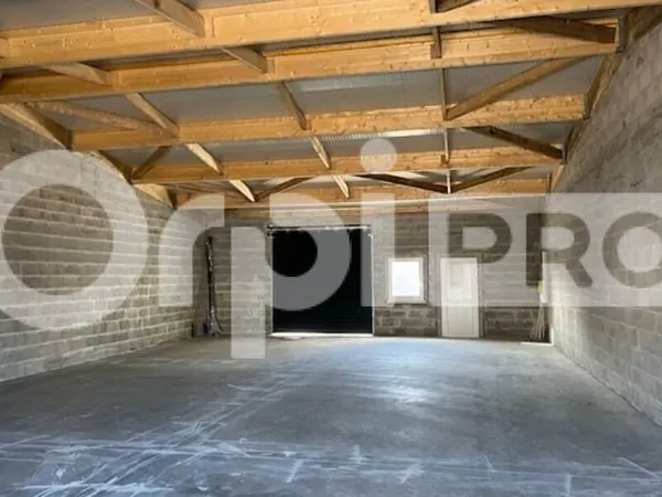 Local d'activité 176 m²