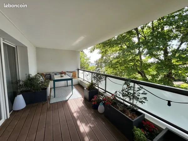 Appartement T4 87m2 avec terrasse et garage