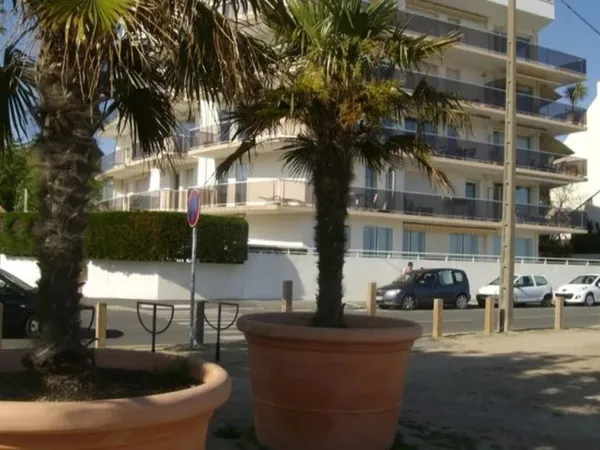 Studio a deux pas de la plage de Villes-Martin