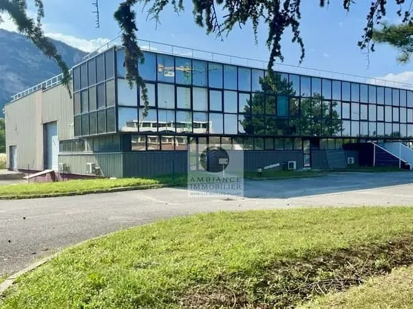 Local 200 m²