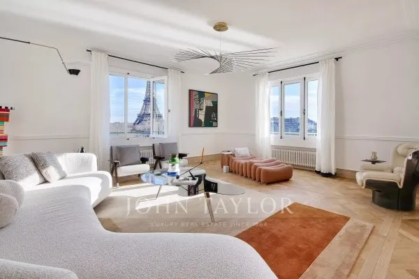 Appartement rénové avec terrasses et vues Tour Eiffel