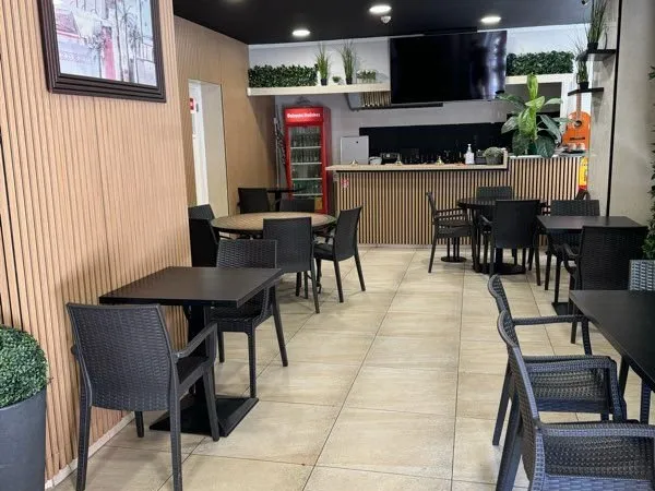 Grand Restaurant à Nice Centre : à vendre rapidement