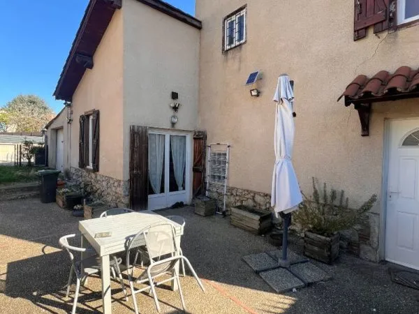 Foix - Maison de ville de type 4 avec piscine