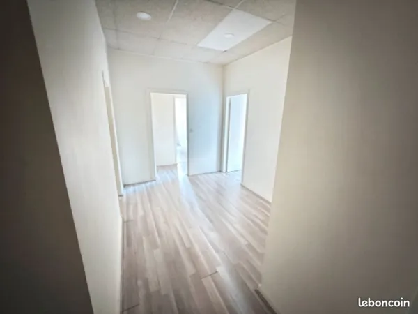 Bureaux / Cabinet libéral - 4 pièces - 82 m² - Paris 13