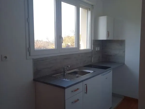 Appartement Location Saint-Brieuc 1p 26m² 390€