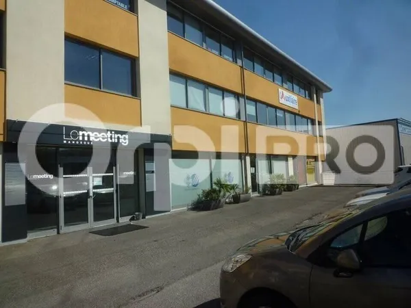 Local 28 m²
