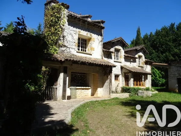 Maison 10 pièces 295 m²
