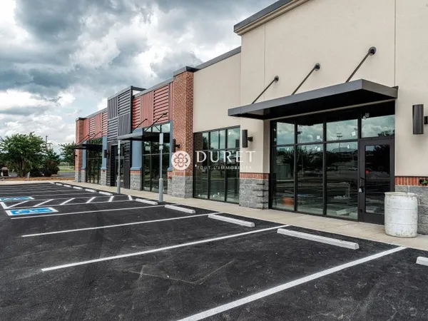 Local commercial 560 m²