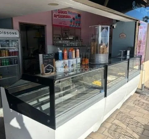 Commerce glacier Cannes