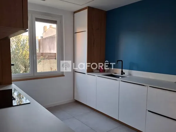 Maison Entraigues Sur La Sorgue 4 pièce(s) 104 m2