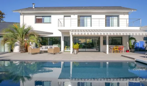 Maison 5 pièces 202 m²