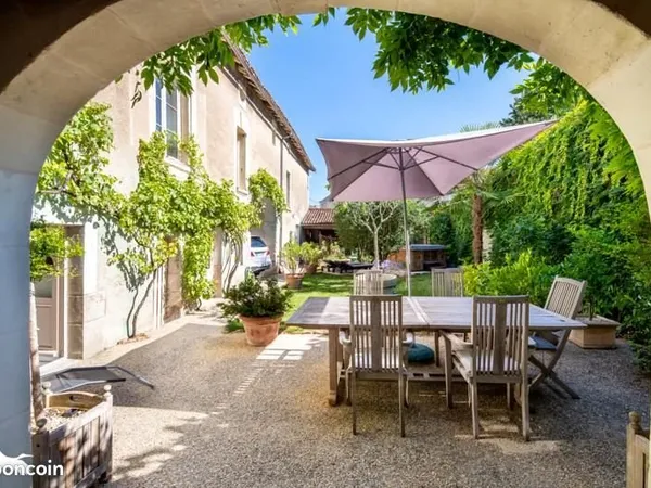 Maison de ville 10 pièces 264 m²