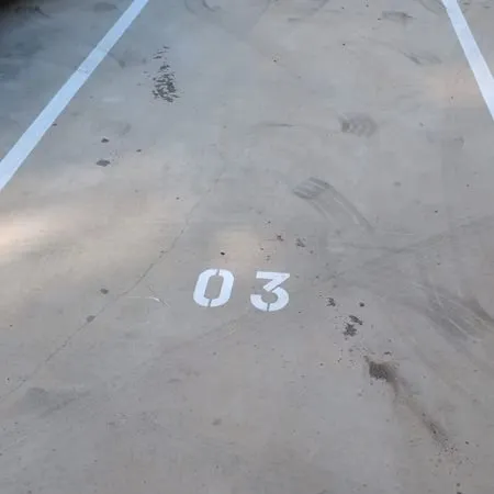 Place de parking numéroté dans résidence ILO 23