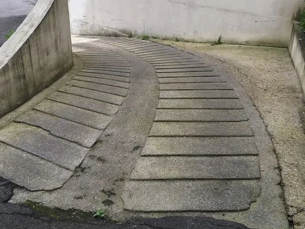 🔒 Box moto À PARTAGER pour 2 motos à Ermont (centre ville)