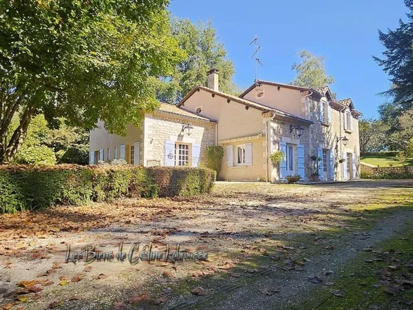 Maison en pierre 9 pièces