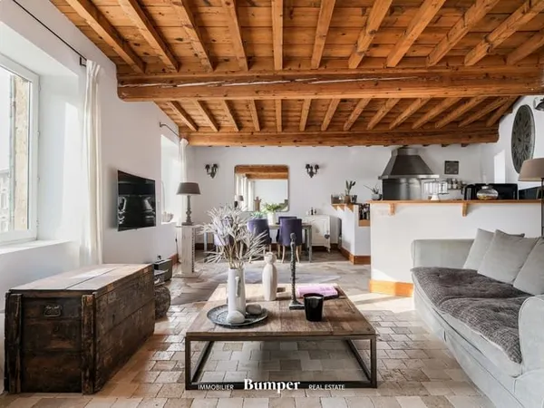 COUP DE COEUR - Magnifique T4 duplex de caractère au coeur du v