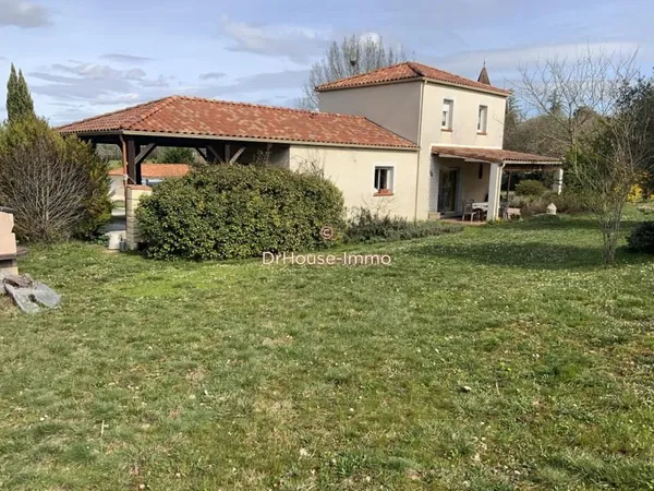 Charmante maison familiale de 5 pièces avec piscine et grand jardin