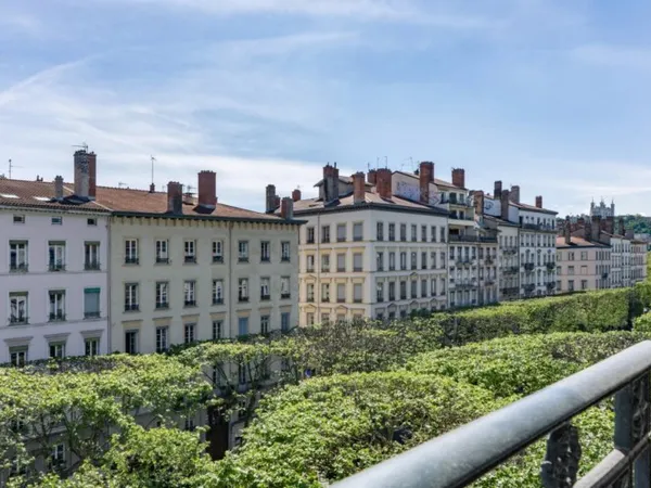 LYON 6 - COURS FRANKLIN ROOSEVELT