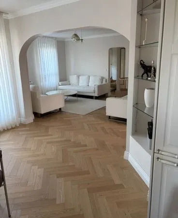 Appartement 84 m² + terrasse 40 m² refaite à neuf - clé en main