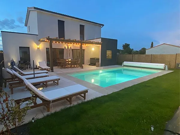 Aux portes de Saint-Palais-sur-Mer. Villa contemporaine avec piscine, jacuzzi et 4 suites parentales
