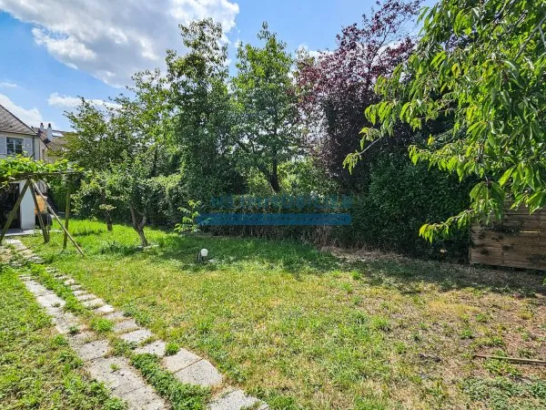 Maison 7 pièces 140m2 (220m2 au sol) + Terrain 590m2 + Garag