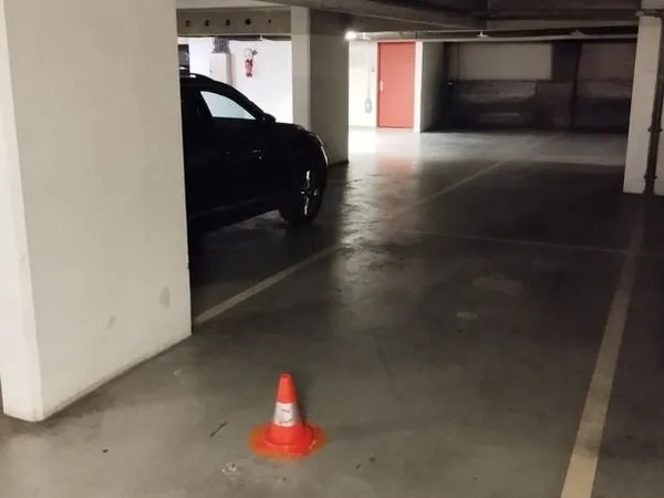 Place de parking à Levallois