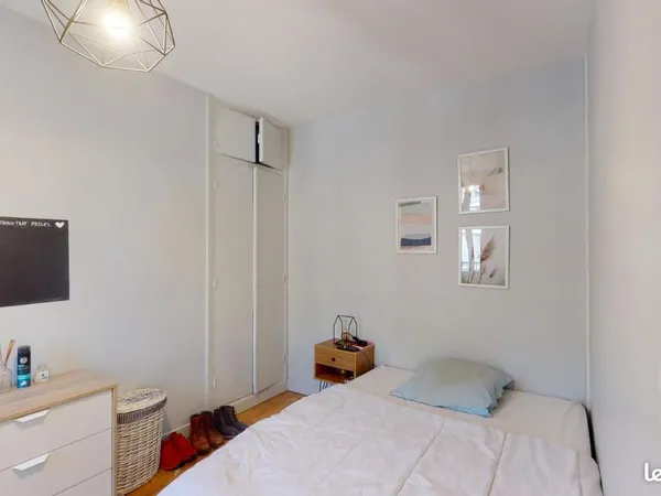 Chambre 4 pièces 64 m²