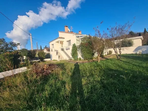 MAISON ENTIEREMENT RENOVEE