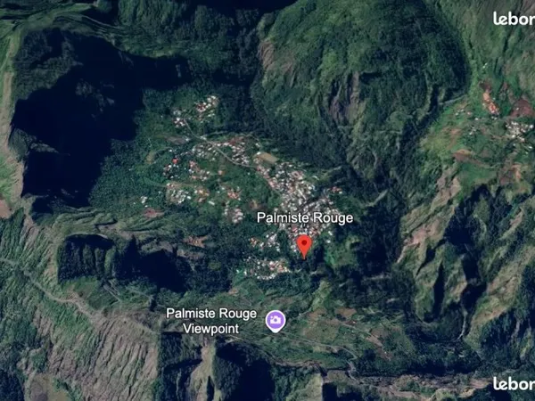 Terrain + Maison et Annexe à seulement 15 minutes de Cilaos, avec une vue imprenable sur les montagn